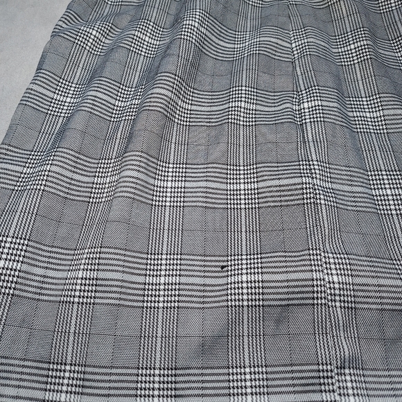 MACCS THE LABEL Black & White Plaid Sleeveless Mini Dress, Large - Picture 7 of 14